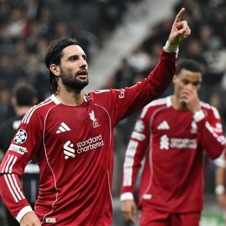 Real Madrid & Barcelona Siap Bajak Duo Gelandang Andalan Liverpool