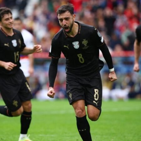Tanpa Ronaldo, Bruno Fernandes Antarkan Portugal Lolos ke Piala Dunia 2026