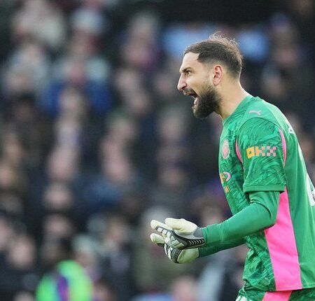 Gianluigi Donnarumma Raih Penghargaan Kiper Terbaik FIFA 2025