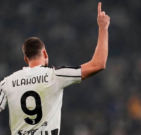 Siapkan Suksesor Lewandowski, Dusan Vlahovic Masuk Radar Barcelona