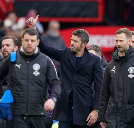 Carrick Bungkam Keraguan, Roy Keane Kini Ikut Angkat Topi Usai Derby Manchester