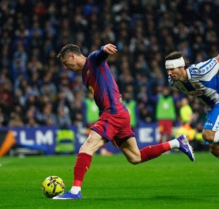 Gak Mau Menyerah, Lewandowski Masih Ngotot Ingin Jadi Striker Andalan Barcelona