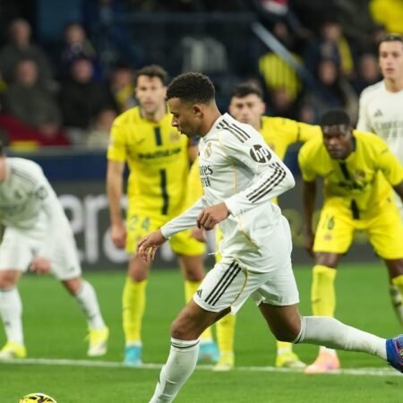 Hasil La Liga: Gasak Villarreal 2-0, Real Madrid Lansgung Rebut Puncak Klasemen