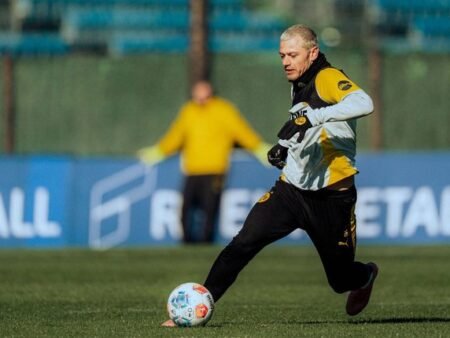 Incar Julian Ryerson, Solusi Baru di Pos Bek Kanan Manchester United