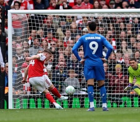 Arsenal Tumbang di Emirates, Gyokeres Soroti Kondisi Lapangan