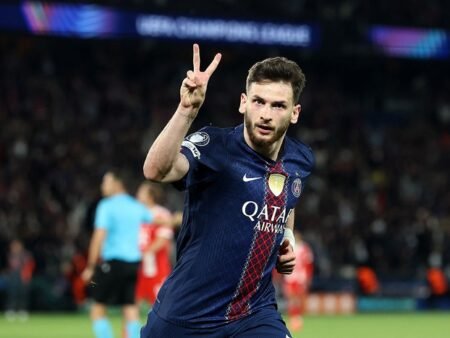 Samai Rekor Ibrahimovic, Kvaratskhelia Siap Cetak Sejarah Baru di UCL