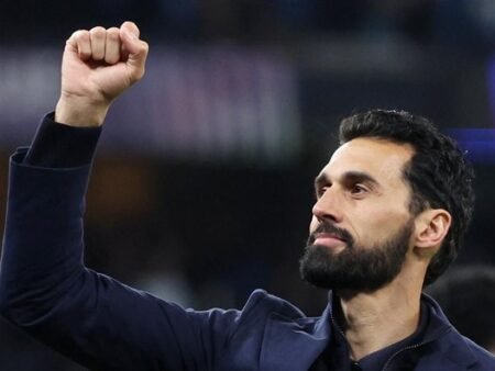 Arbeloa Resmi Tinggalkan Madrid, Mourinho Bakal Balik ke Bernabeu