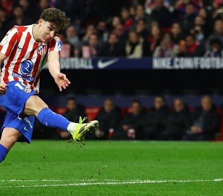 Demi Lini Serang Baru, Barcelona Siap Tebus Julian Alvarez dari Atletico Madrid