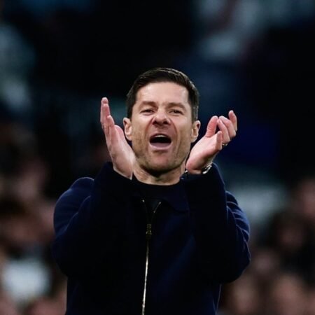 Iker Casillas Ingin Xabi Alonso Balik ke Real Madrid, Los Blancos Lagi Ruwet