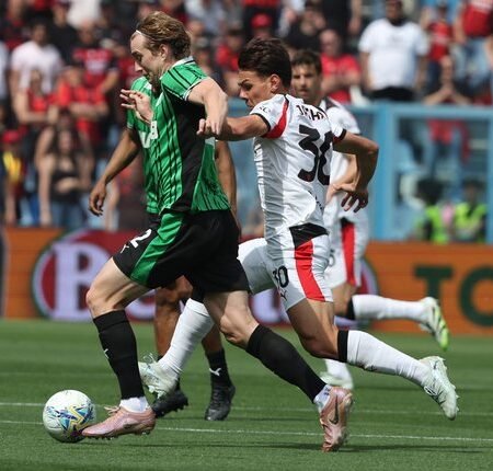 Main 10 Orang, Milan Tersungkur 0-2 di Kandang Sassuolo