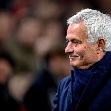 OTW Latih Real Madrid, Jose Mourinho Minta Kuasa Penuh di Ruang Ganti