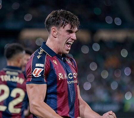 Real Madrid Rekrut Carlos Espi, Striker Muda Masa Depan Spanyol